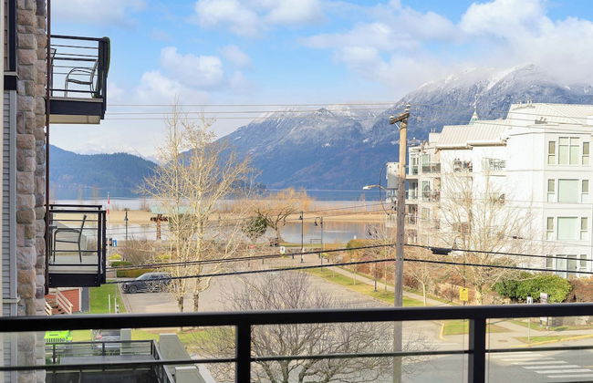 Breathtaking Bliss 2BR Penthouse - Photo 31