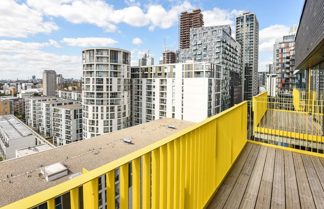 Millharbour Residences - Photo 11