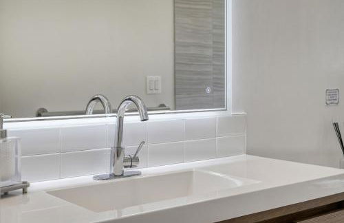 Zen Haus Garden Retreat, prime location, Luxe amenities - Photo 27