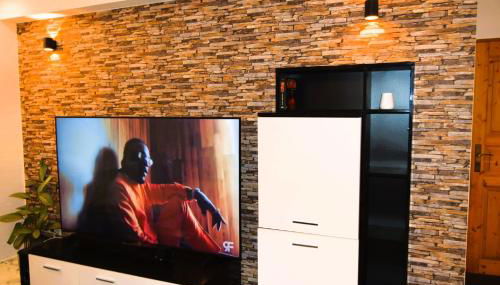 GHomeT - 6 Zimmer Wohnung with parking - Up to 10 guests - Monteur, Handwerker & Large family welcome - Foto 2