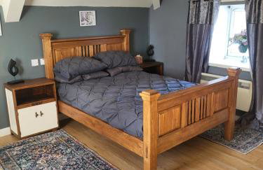 Three horse shoes - Foto 1