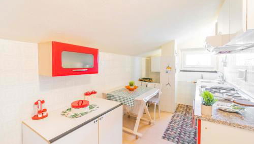 124 - Casa con Terrazza Sestri- 15Minuti a piedi dal Centro - Foto 5, stove