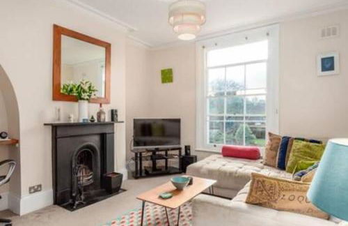 Lovely 2-bed flat next to Oval Cricket Ground - Photo 2