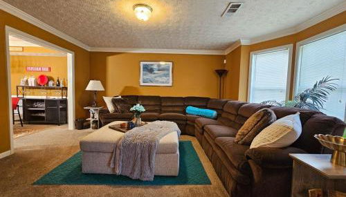 Friends & Family Suburban Retreat - Foto 2