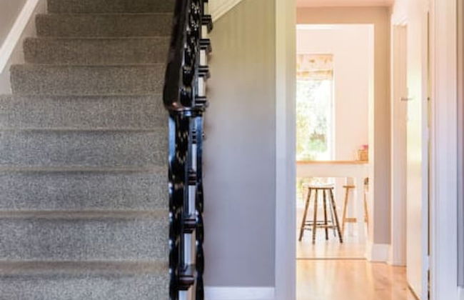 Beautiful 2 Story Manor Close to Beach and all - Foto 76