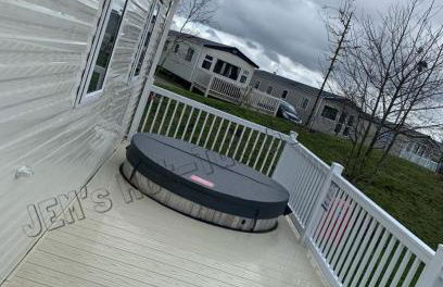 JEMs Hot-Tub Getaways 6 berth at Tattershall Lakes - Foto 7