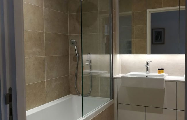 Berkshire House - Photo 21