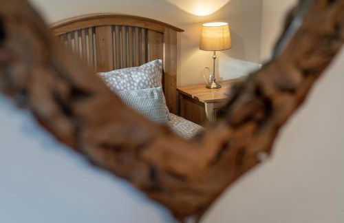 Scenic Oaklodge with wood burner - Photo 32