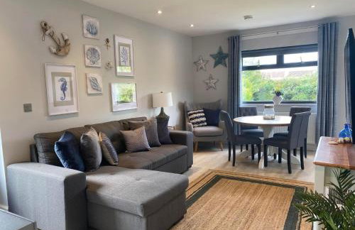 The Annexe Porthcawl Pet Friendly 2 Bedroom Flat with King Size bed bunk beds and sofa bed sleeps up to 5 people - Photo 1