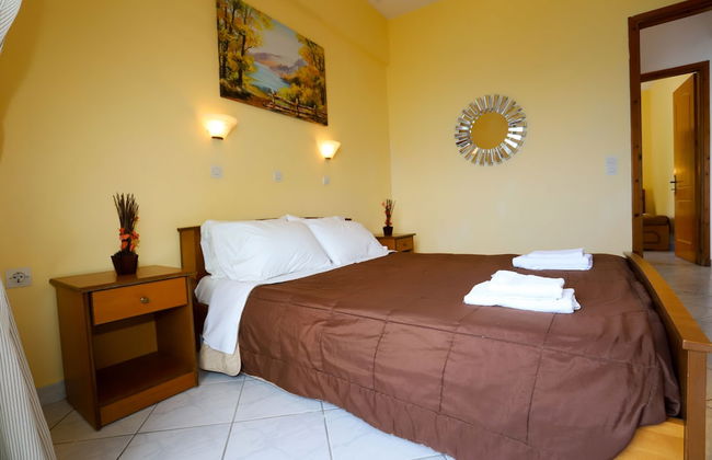 Agios Georgios - 2 Beds - Sleeps 5 - Free Parking - Foto 8