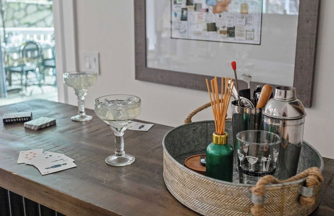 Hidden Oaks Farmhouse by Avantstay Hot Tub, Deck - Foto 13