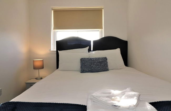 No 11 Bonnet Road - 2 Bed - Photo 2