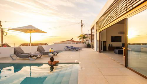 Lake House - Photo 4