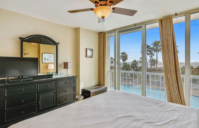 Beachfront Hideaway by Ryson Vacation Rentals - Foto 8