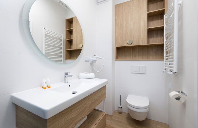 Bel Mare Apartment w/ Balcony by Renters - Foto 47