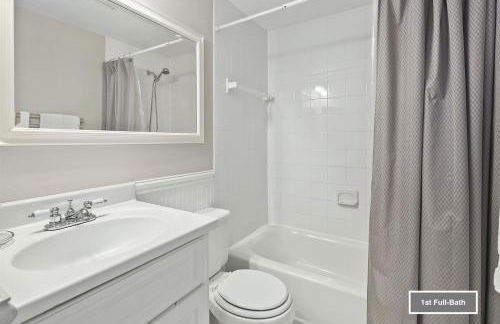 Luxury End Unit Townhome Just 40 Minutes from DC, Pet-Friendly, Privacy Fenced - Foto 4