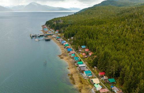 Remote Island Escape with Breathtaking Views - Photo 2