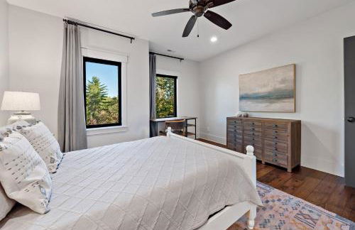 Hilltop Lodge Opulent Lakefront Living in Lake James - Photo 29