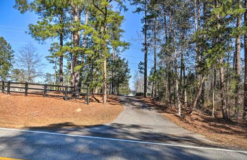 Luxe Lake House with Pool and Dock on Deep Water Cove! - Foto 45