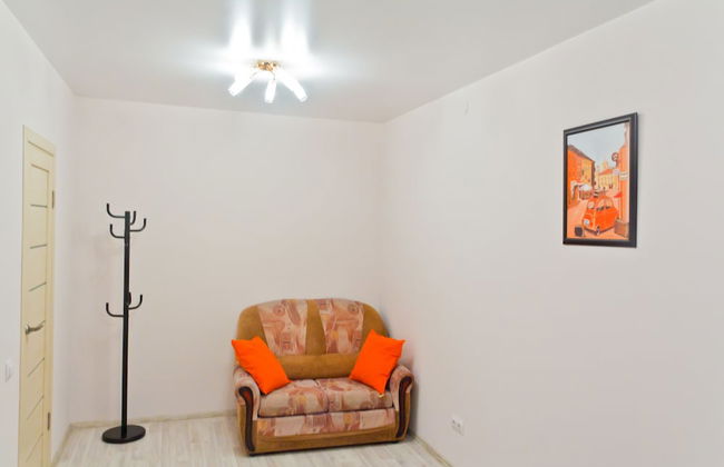 Apartment ALLiS-HALL on Malysheva 73a - Photo 3