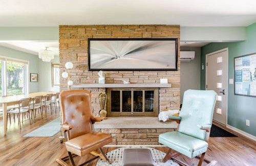 All the Waters Retro Home on Lake Michigan- Your Own PRIVATE BEACH - Foto 51