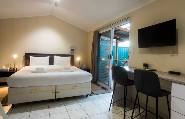 Studio Granny Flat in Melville With Patio - Photo 5