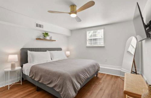 Fabulous Classy and Comfy 3BD 2BA Home and Parking - Foto 10