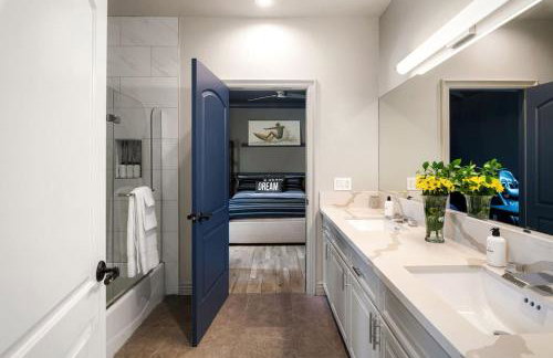 Sherman Oaks Home w Pool, Spa and Outdoor Kitchen - Foto 33