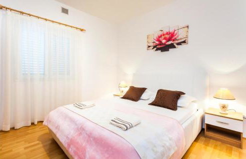 Pet Friendly Home In Blato With Wifi - Photo 44