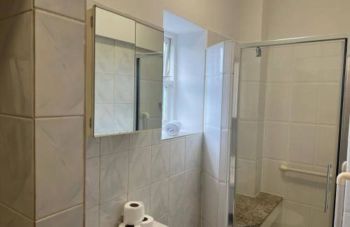 Stylish 1BR Teddington Flat Near Thames River - Foto 11