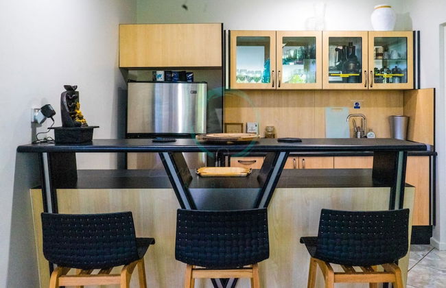 Zenhouse Retreat 5BR Homey Haven Pool Office - Foto 14