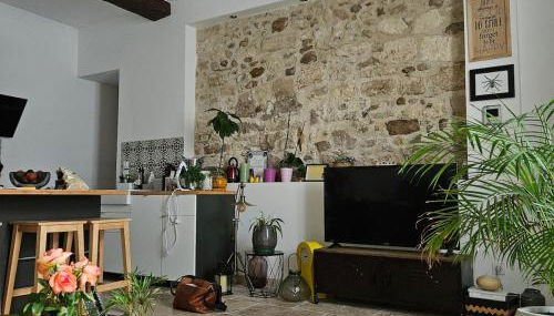 Appartement T2 charmant, calme, terrasse & parking - Photo 4