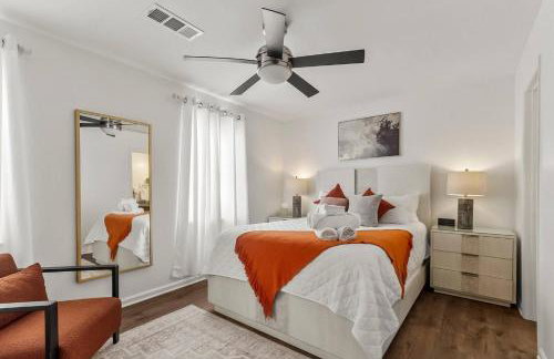 Day Dreamer minutes to Stadium with Fire pit and Parking - Foto 2