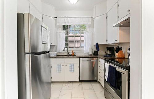 Near University & Dining- Garden District Dwelling - Foto 9