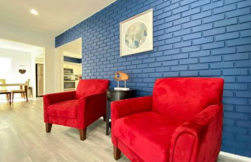 Royal Luxe Pool Home near Ft Laud airport and each - Photo 8