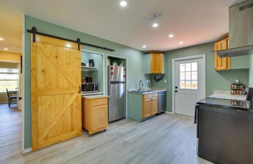 Barling Vacation Rental Fenced-In Yard with Hot Tub - Foto 8