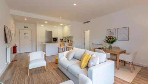 Avenida de San Luis 25, Design and comfort in the true style of Madrid, Book your getaway now! - Foto 5