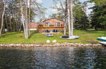 Lake Front ~ Firepit ~ Kayaks ~ SUPs ~ Yard Games - Foto 2