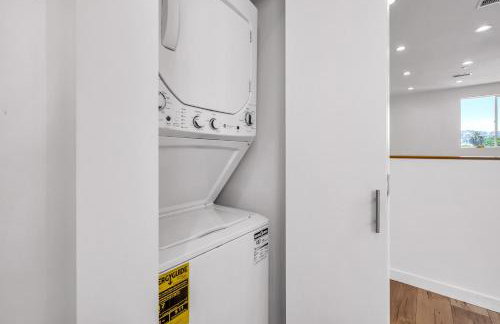 Modern Chic Loft In Hollywood-Koreatown With Parking - Photo 2