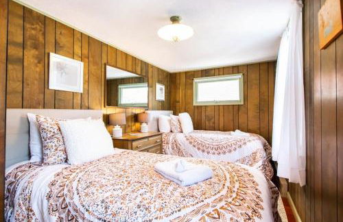 Waterfront Views of Creek- Beach Access! - Foto 14