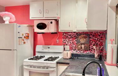 Pinksburgh pet-friendly by Strip, stadium, skyline - Foto 15