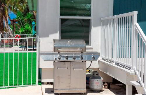 Sea Glass Dreams - Waterfront Pool Home, Mini Golf, Game Room, 110' Dock - Foto 41