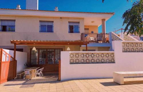 Dos Casas juntas y Patio común a 25 metros de la Playa - Photo 26