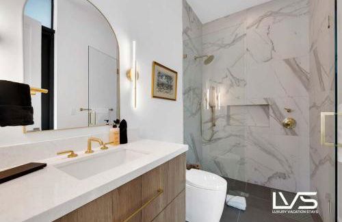 Carlotta- New Construction Luxury Waterfront Villa - Foto 68
