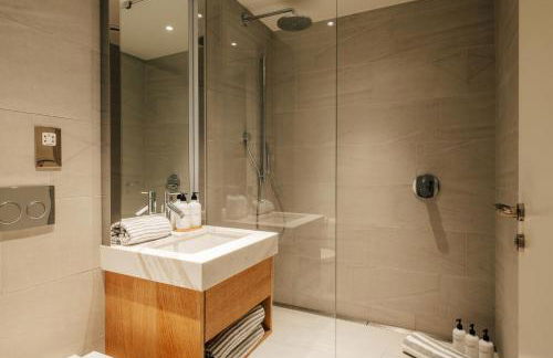 Luxury modern 2Bed-2Bath Apartment - Foto 26