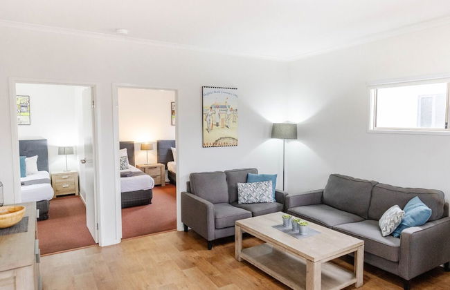 Sundowner Cabin and Tourist Park - Photo 21