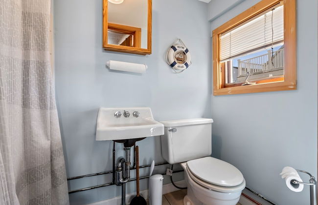 Beachfront Pet Friendly Sleeps 15 Bbq! - Photo 27