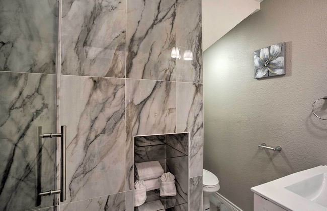 11 Mi to Holiday at Arboretum! Home with Hot Tub - Foto 49