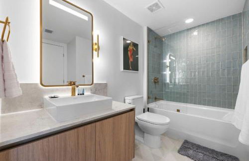 On 46th Floor! Amazing Views and Free Parking - Foto 42