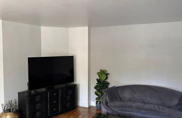 Warm and Welcoming - Photo 21